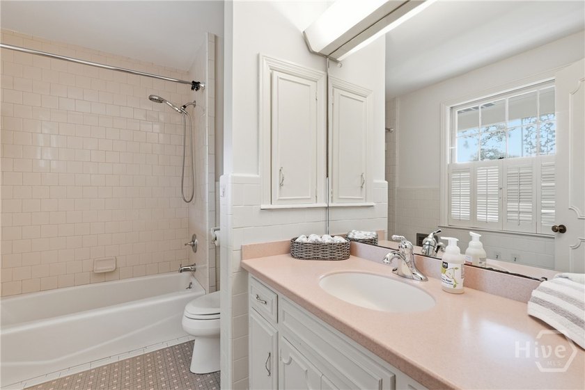 New Roof! A charming colonial two-story featuring Savannah Grey - photo 28