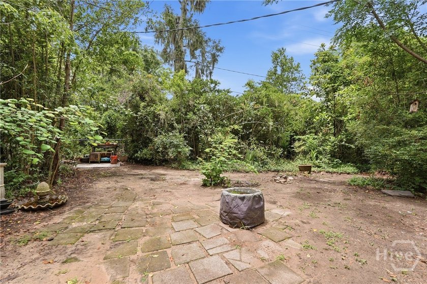 New Roof! A charming colonial two-story featuring Savannah Grey - photo 36