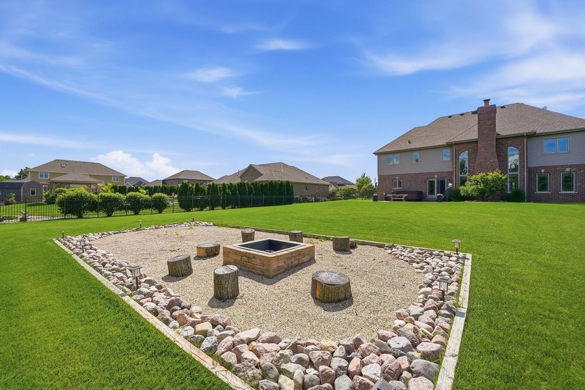 Welcome to your half-acre Sunset Lakes oasis! This custom-built - photo 41