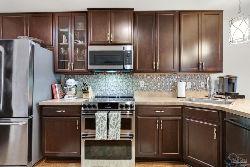Offered FULLY Furnished ! Whether you're seeking a turnkey - photo 13
