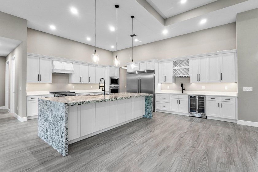 Exceptional new construction in Jupiter Farms with high-end - photo 15