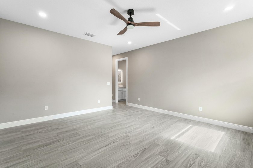Exceptional new construction in Jupiter Farms with high-end - photo 18