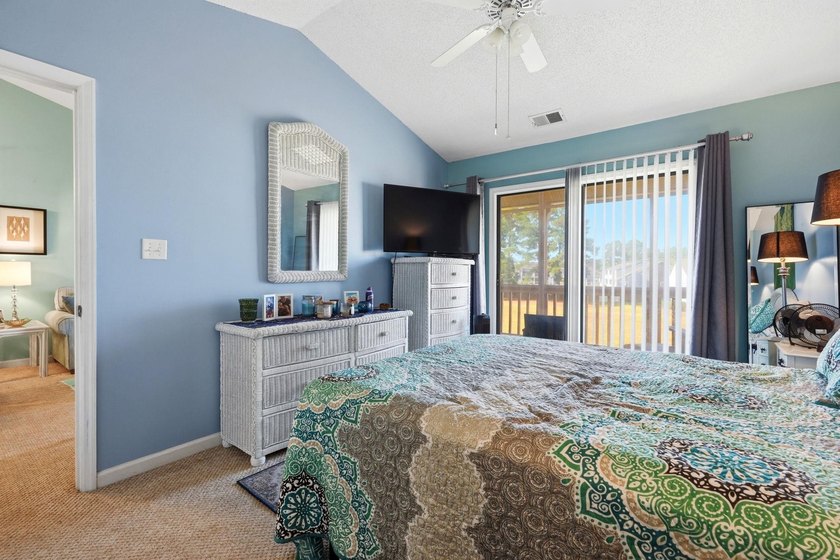 Welcome to this beautifully updated, 2-bedroom, 2-bath end-unit - photo 19
