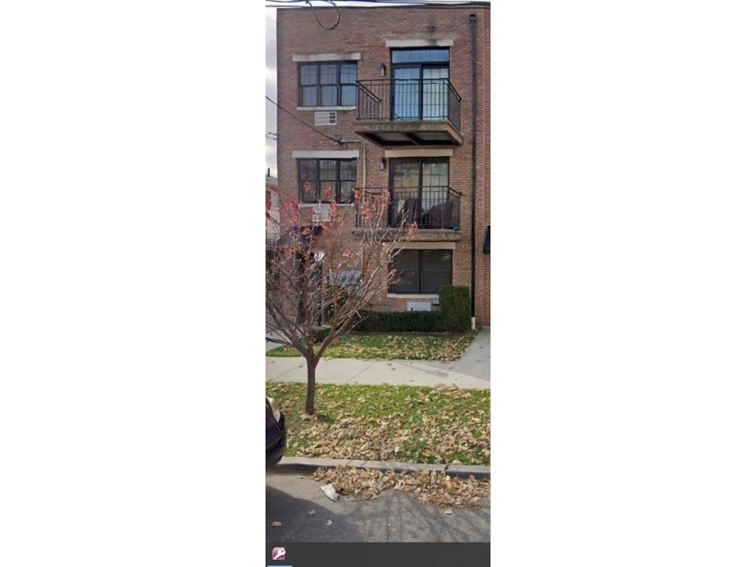 3 bedrooms condo priced as a short sale in the heart of Canarsie - photo 2