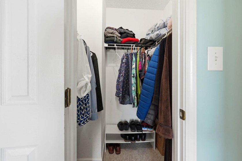 Welcome to this beautifully updated, 2-bedroom, 2-bath end-unit - photo 22