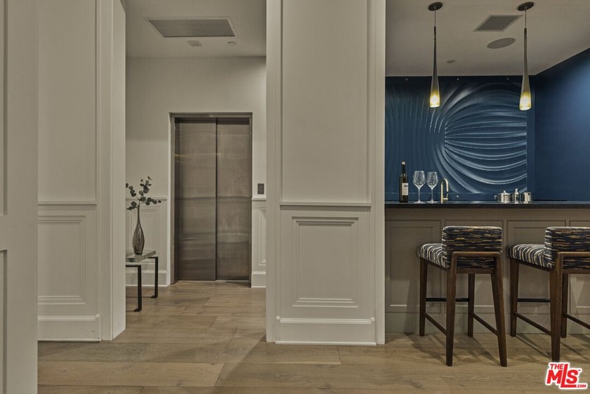 Located in Brentwood's prestigious Grove Estates, this nearly 14 - photo 25