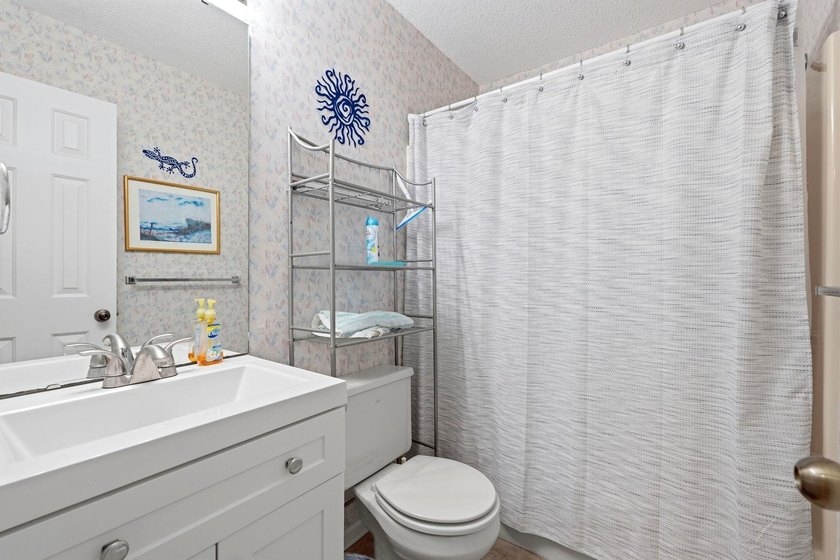 Welcome to this beautifully updated, 2-bedroom, 2-bath end-unit - photo 27
