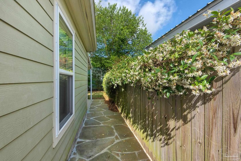 Offered FULLY Furnished ! Whether you're seeking a turnkey - photo 27