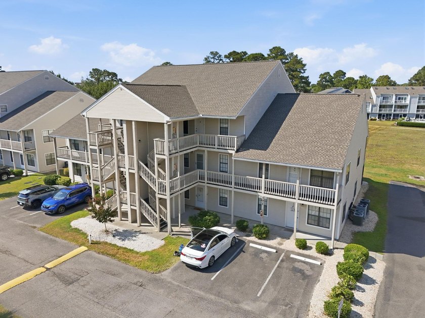 Welcome to this beautifully updated, 2-bedroom, 2-bath end-unit - photo 32