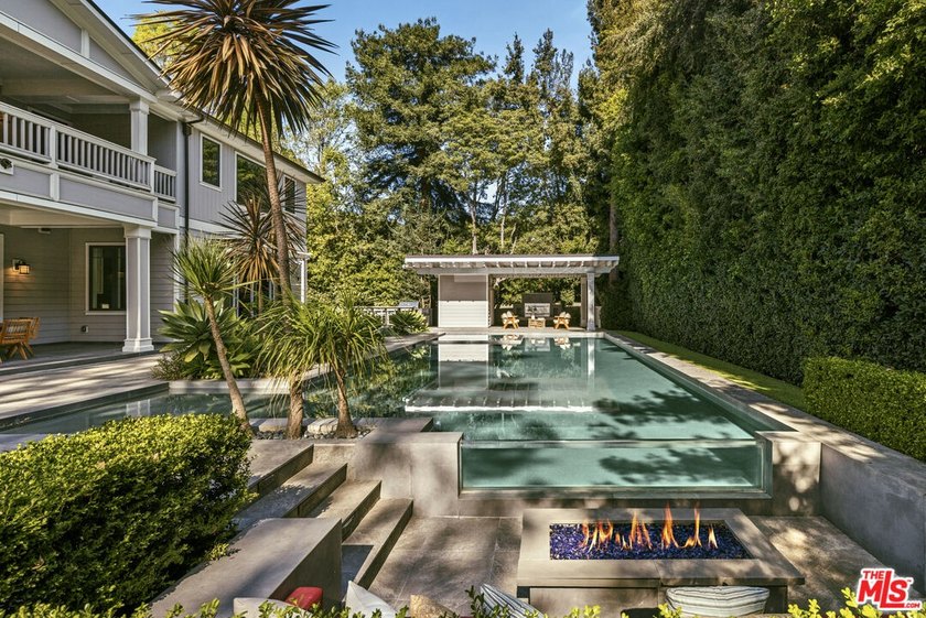 Located in Brentwood's prestigious Grove Estates, this nearly 14 - photo 33