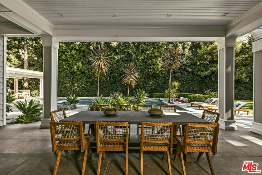 Located in Brentwood's prestigious Grove Estates, this nearly 14 - photo 35