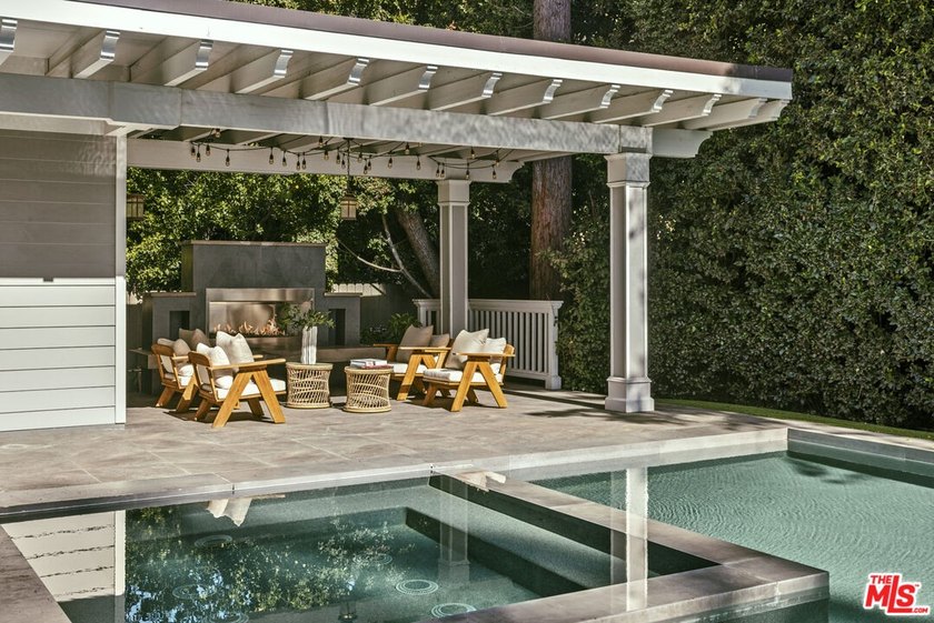 Located in Brentwood's prestigious Grove Estates, this nearly 14 - photo 39