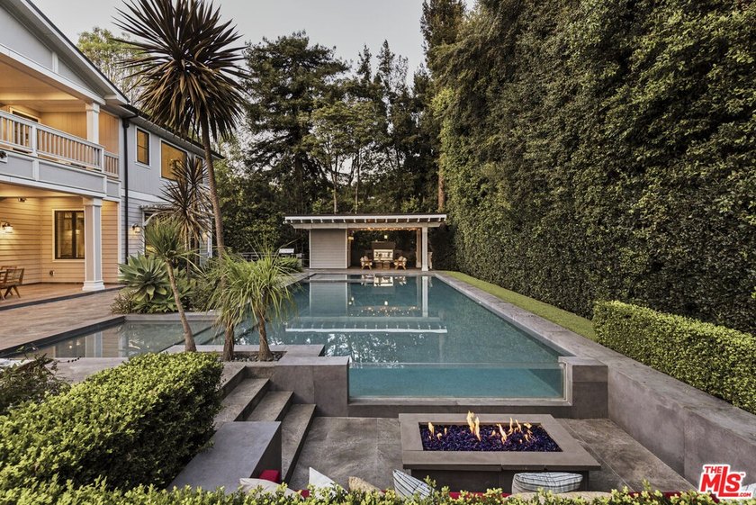 Located in Brentwood's prestigious Grove Estates, this nearly 14 - photo 42