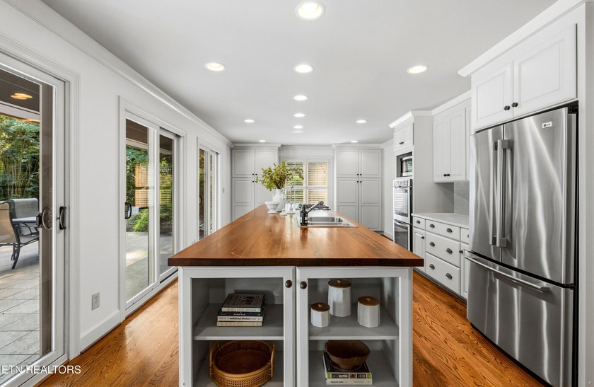 A Riverbend gem! This relaxed and inviting home sits on two lots - photo 15