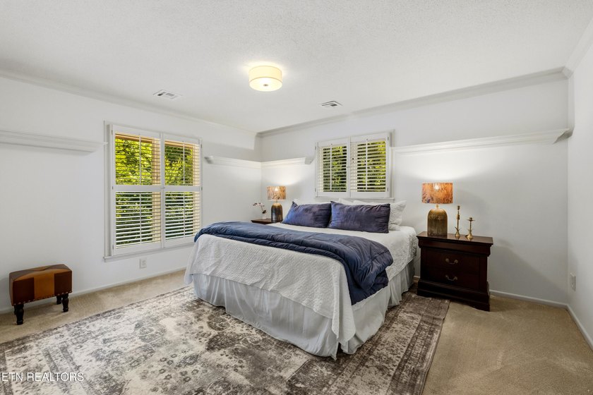 A Riverbend gem! This relaxed and inviting home sits on two lots - photo 31