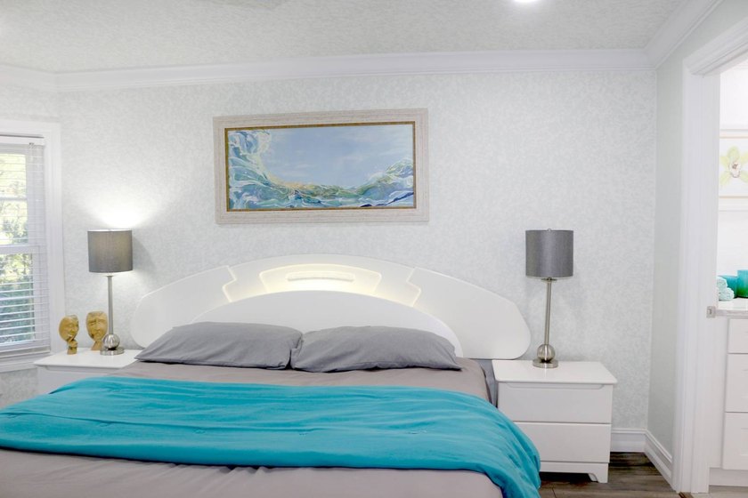 Stunning Key West-Inspired Gem in Sarasota's Premier 55+ Resort - photo 38