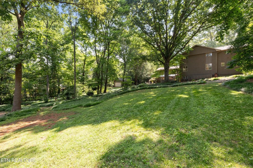 A Riverbend gem! This relaxed and inviting home sits on two lots - photo 44