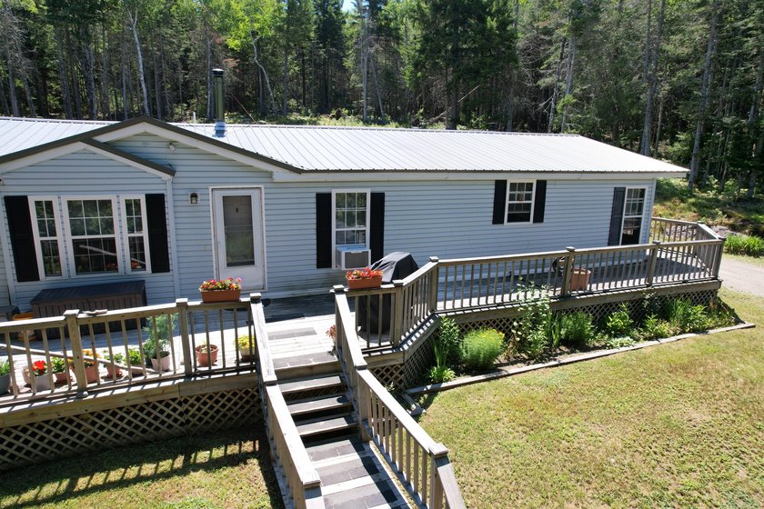 Enjoy the ease of one-floor living in this well-maintained 1990 - photo 4