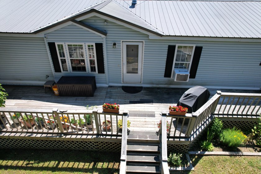 Enjoy the ease of one-floor living in this well-maintained 1990 - photo 8