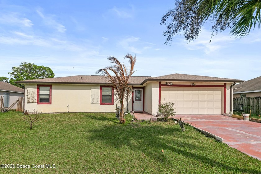 BACK ON MARKET! NEW A/C, WATER HEATER! NEW ELECTRICAL PANEL! - photo 2