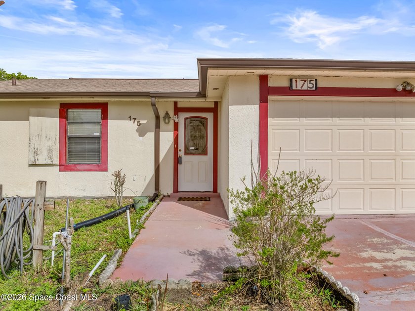BACK ON MARKET! NEW A/C, WATER HEATER! NEW ELECTRICAL PANEL! - photo 4