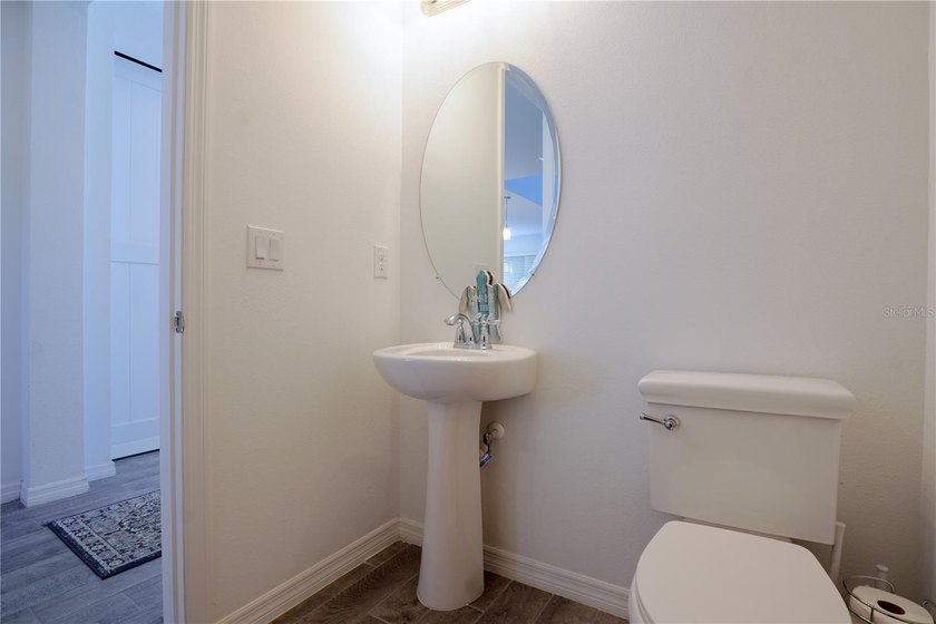 Welcome to this stunning 4-bedroom, 3.5-bath home located in the - photo 6