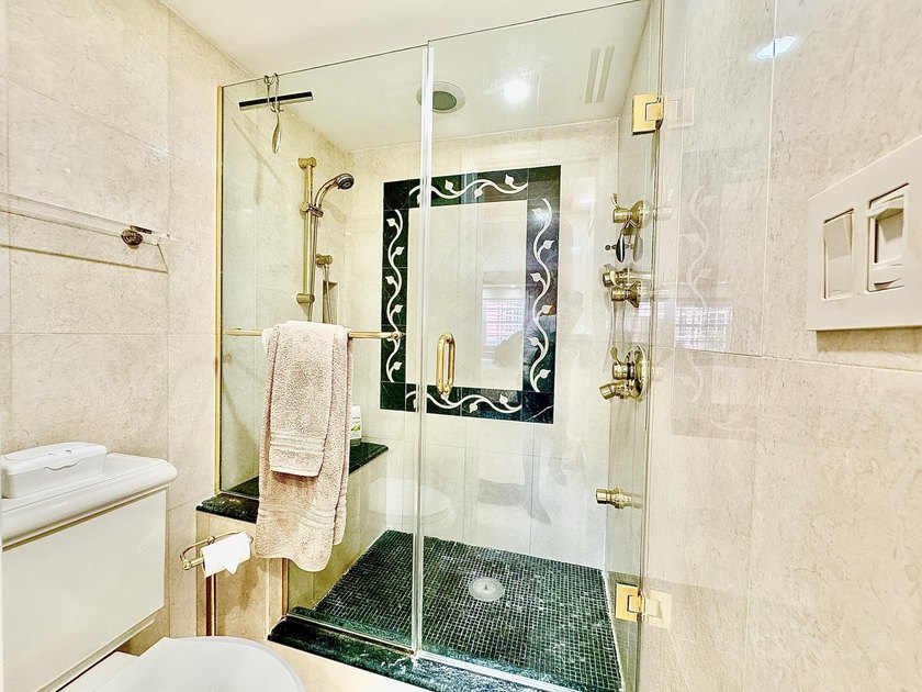 Rarely available, spacious split 2br, 2ba corner in San Remo - photo 16