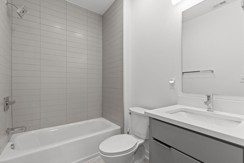 Right in the heart of Northshore, this one is a must see! - photo 21