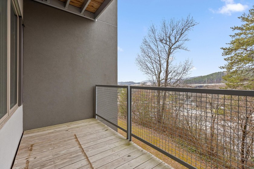 Right in the heart of Northshore, this one is a must see! - photo 26