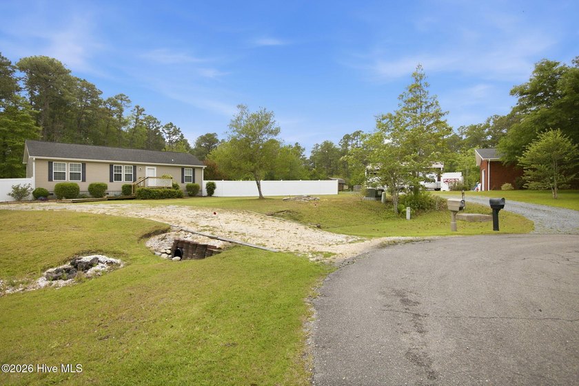 MOTIVATED SELLER HAS DROPPED PRICE TO $325,000!! Looking for a - photo 4