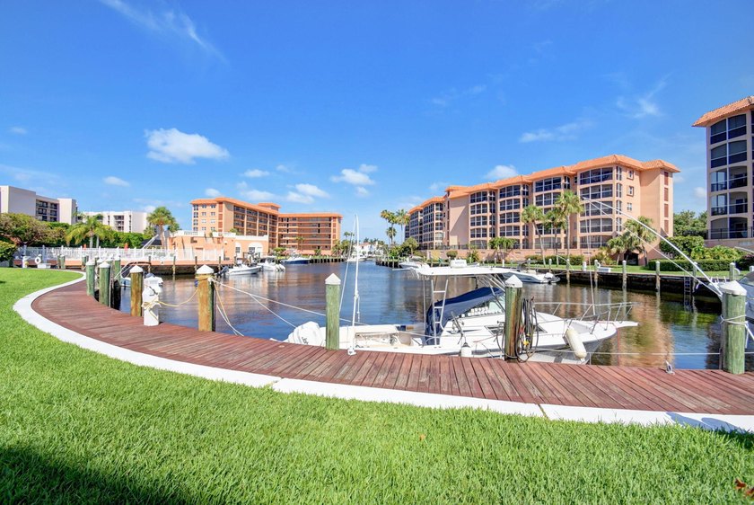 Rarely available, spacious split 2br, 2ba corner in San Remo - photo 35