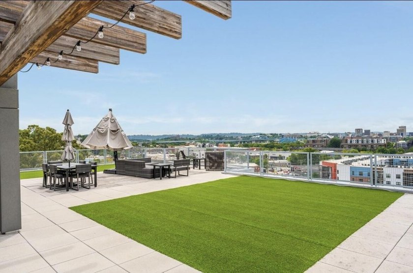 Right in the heart of Northshore, this one is a must see! - photo 38