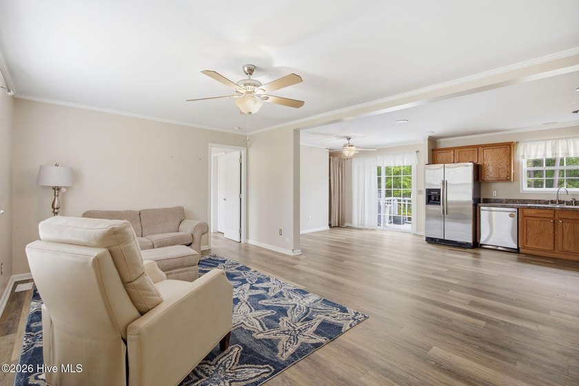 MOTIVATED SELLER HAS DROPPED PRICE TO $325,000!! Looking for a - photo 8