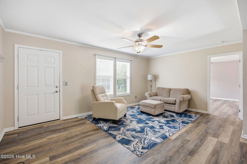 MOTIVATED SELLER HAS DROPPED PRICE TO $325,000!! Looking for a - photo 9