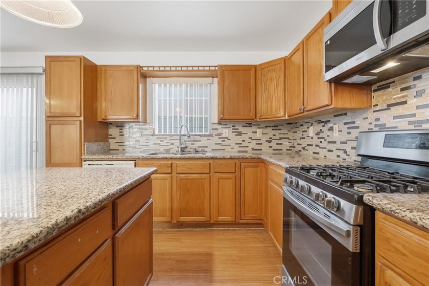 Upgraded Single-Story Near San Pedro Waterfront + Multi-Unit - photo 2