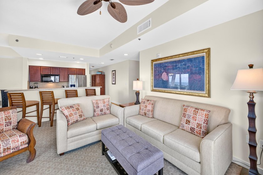Perched on the 19th-floor penthouse level, this exceptional Luau - photo 13