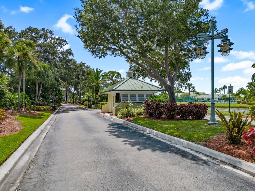 WELCOME HOME Beautifully maintained and exceptionally cared for - photo 41