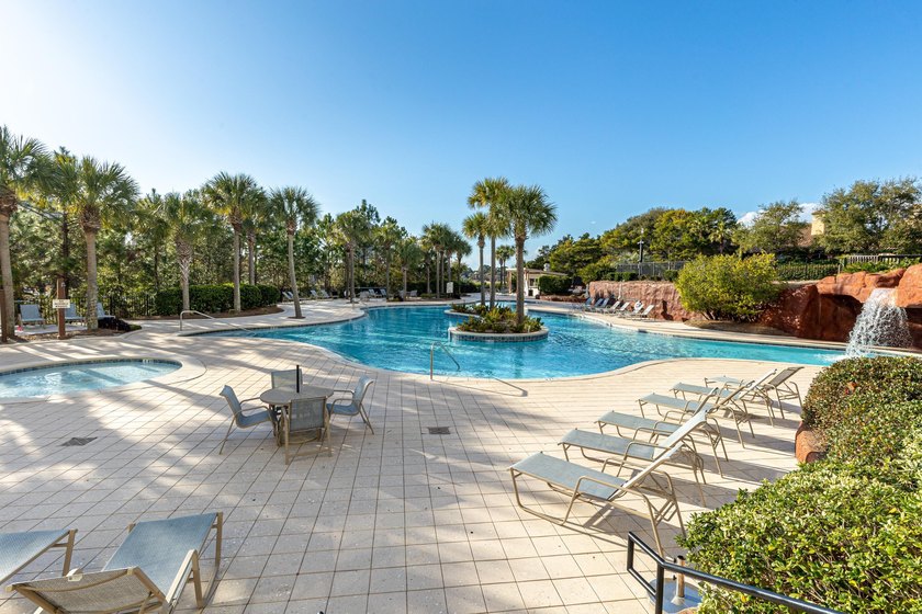 Perched on the 19th-floor penthouse level, this exceptional Luau - photo 44