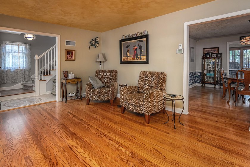 Your'e gonna love this handsome brick colonial nestled on a - photo 5