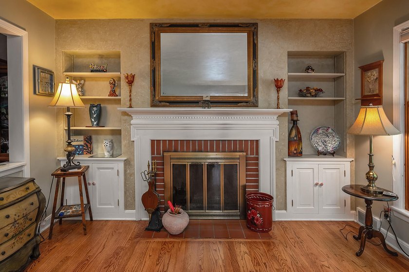 Your'e gonna love this handsome brick colonial nestled on a - photo 6