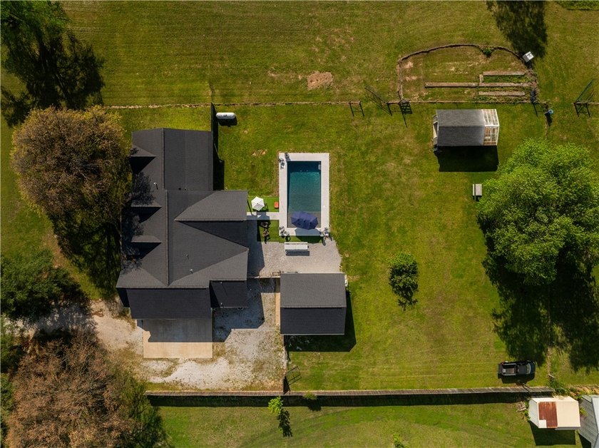 Welcome to The Bentonville Trailside Homestead, a beautifully - photo 56