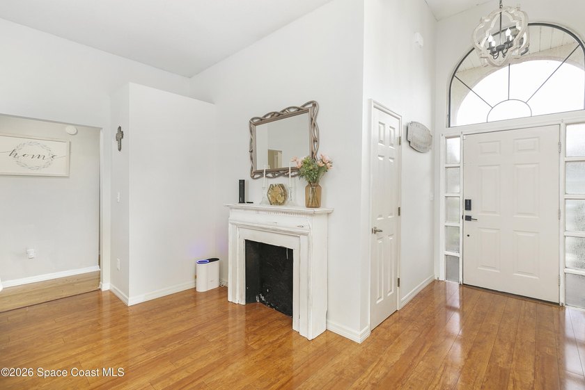 Motivated seller!! Welcome to this beautiful 4-bedroom, 2-bath - photo 3