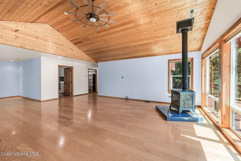 Privately nestled on 5.29 beautifully landscaped acres with - photo 11