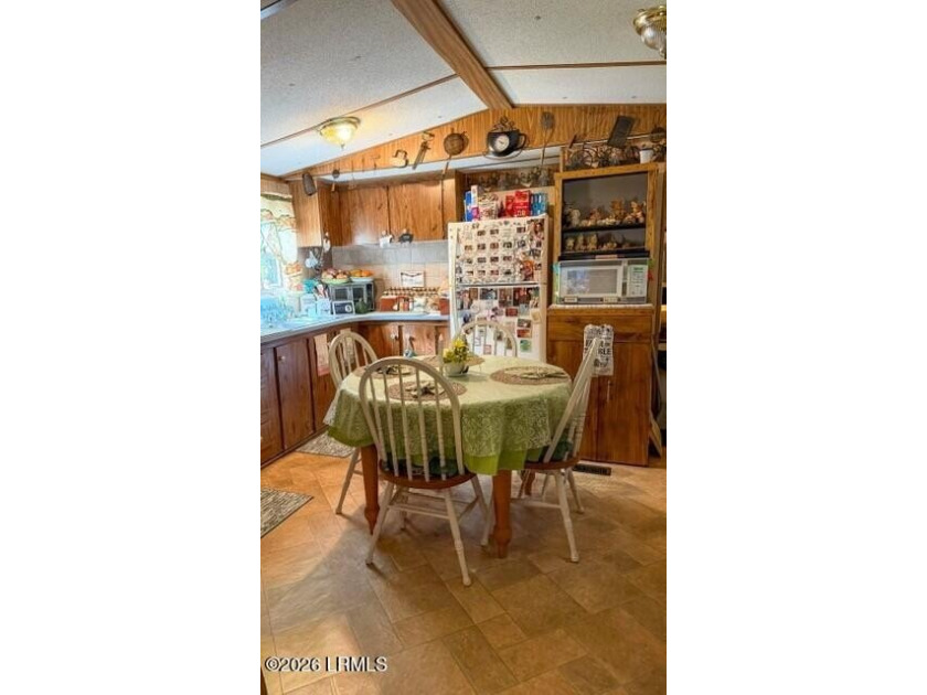 ATTENTION ALL CASH BUYERS! Welcome to this 3-bed, 2-bath 1991 - photo 21
