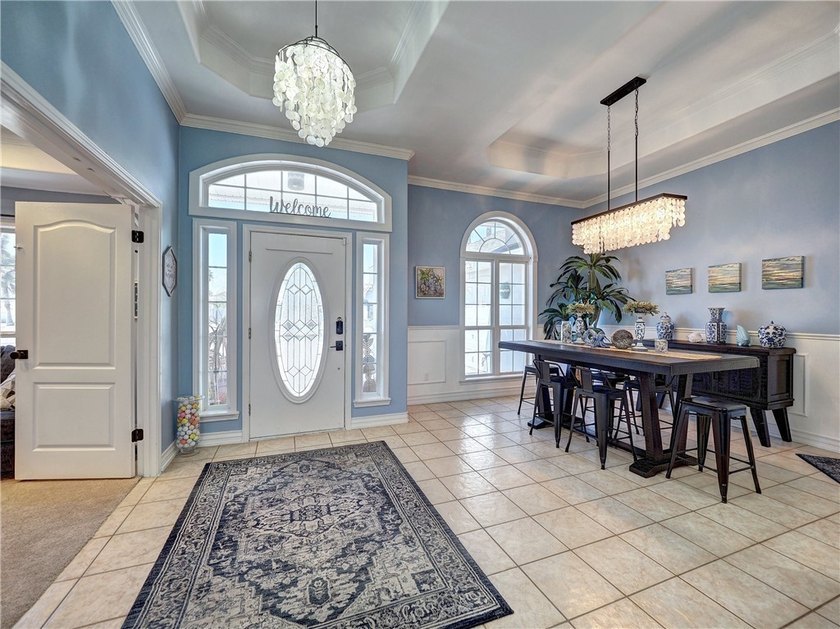 COME HOME TO THAT ISLAND VIBE!!!! This stunning, thoughtfully - photo 4