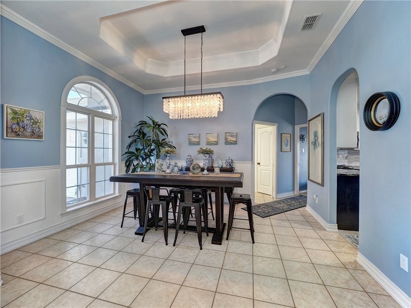COME HOME TO THAT ISLAND VIBE!!!! This stunning, thoughtfully - photo 5