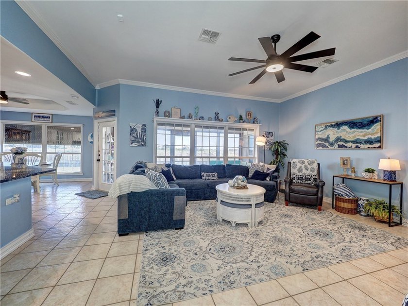 COME HOME TO THAT ISLAND VIBE!!!! This stunning, thoughtfully - photo 7