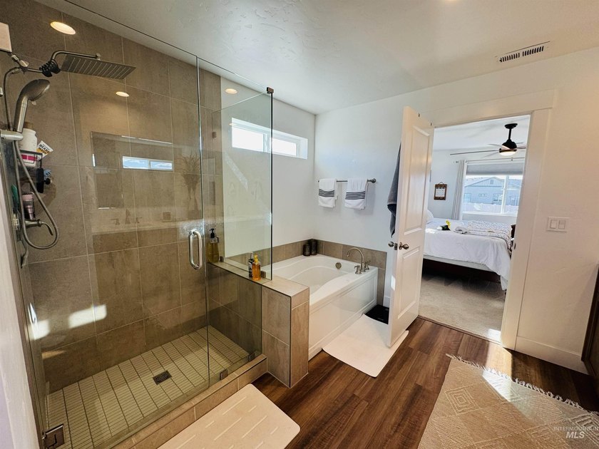 Located in the highly sought-after Carriage Hill West - photo 19