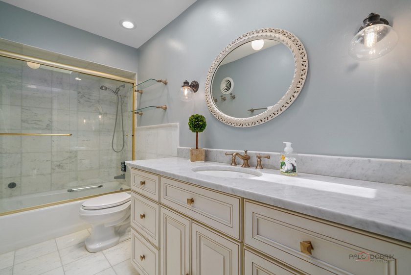 Welcome to this exceptional 5-bedroom, 4.1-bath ranch home - photo 24
