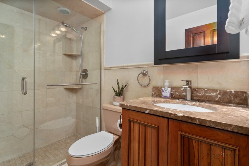 Welcome to this exceptional 5-bedroom, 4.1-bath ranch home - photo 36